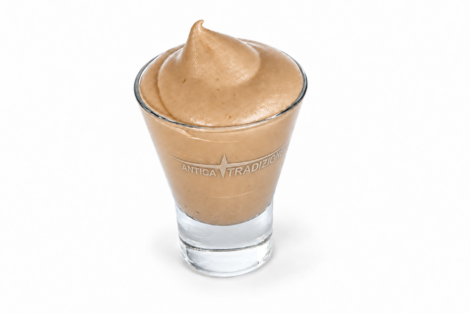 Crema fr&iacute;a de caf&eacute; Coffeecream servida en vaso para tomar con cuchara