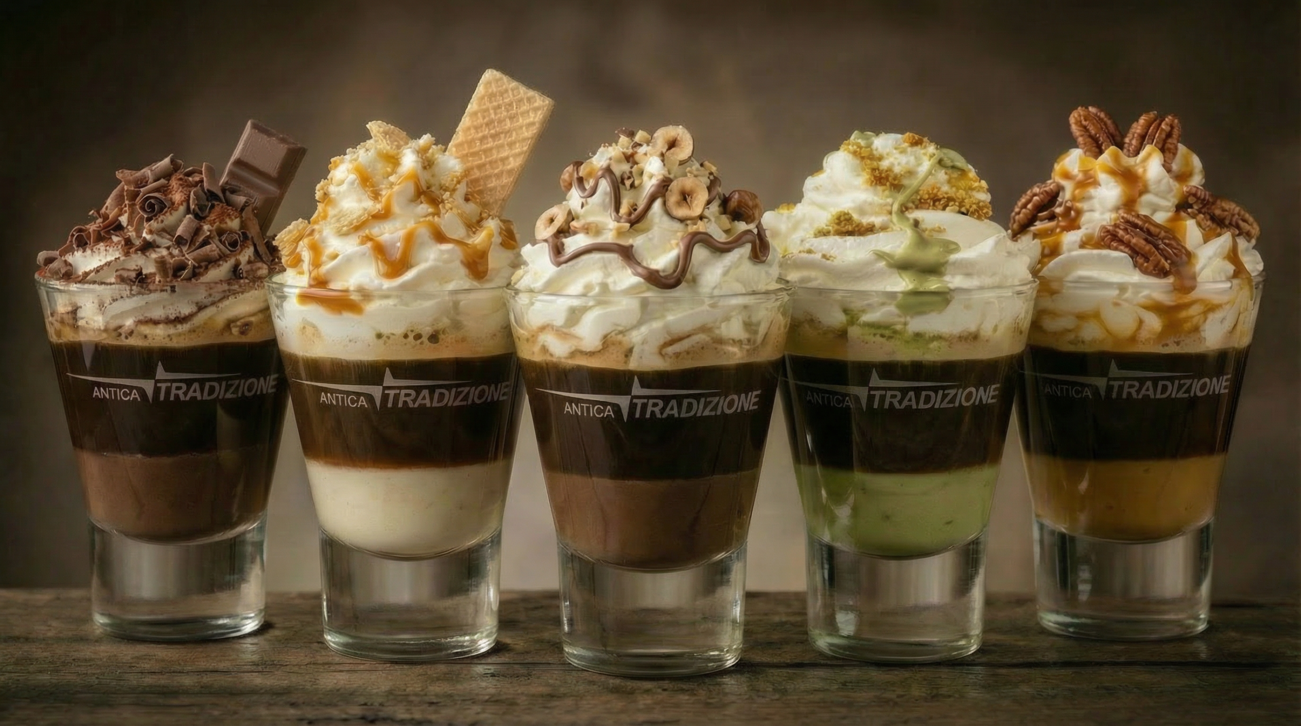 Cinco sabores Coffeecream preparados como caf&eacute;s especiales por capas