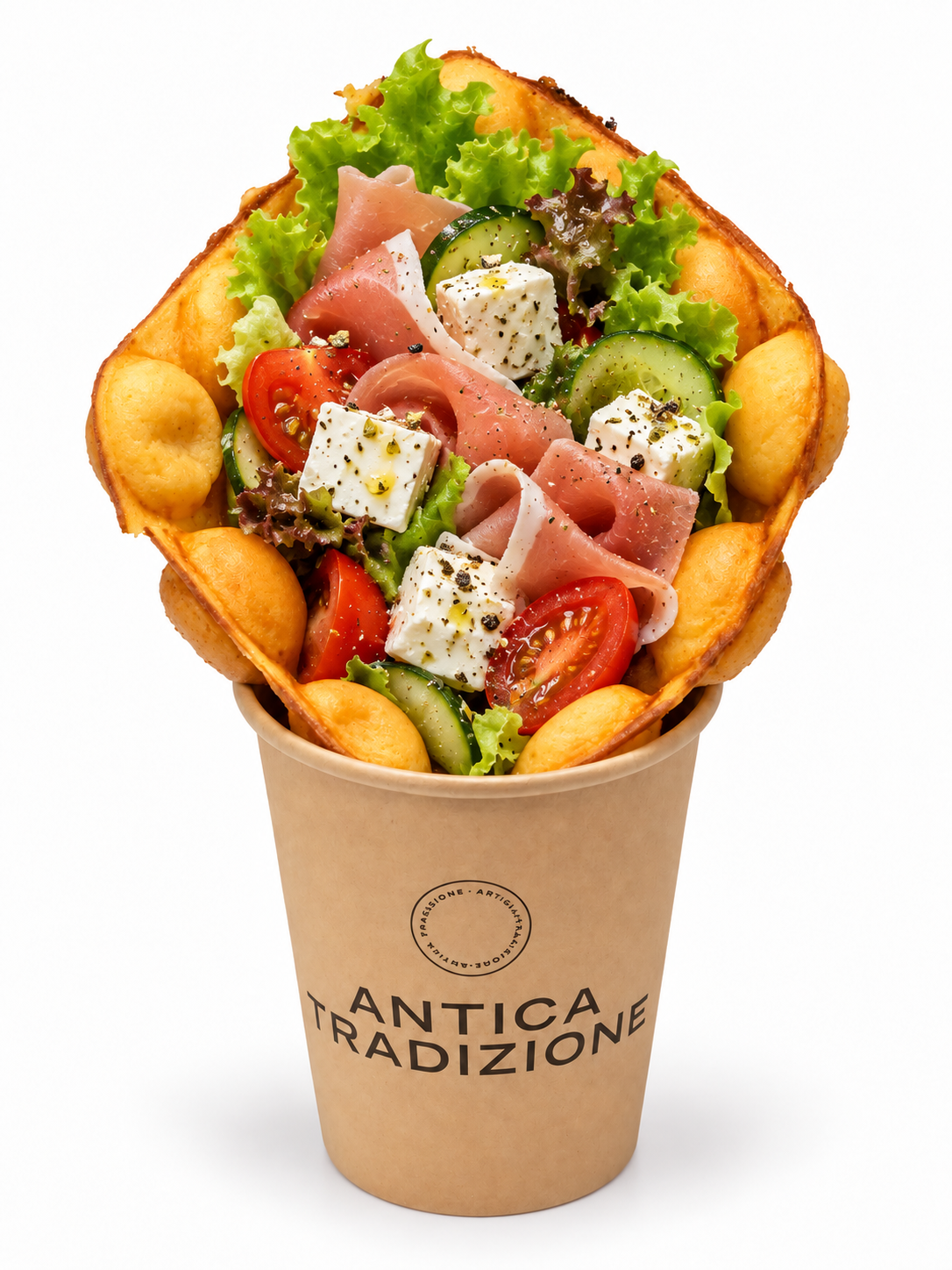 Waffle salado con jam&oacute;n y queso feta